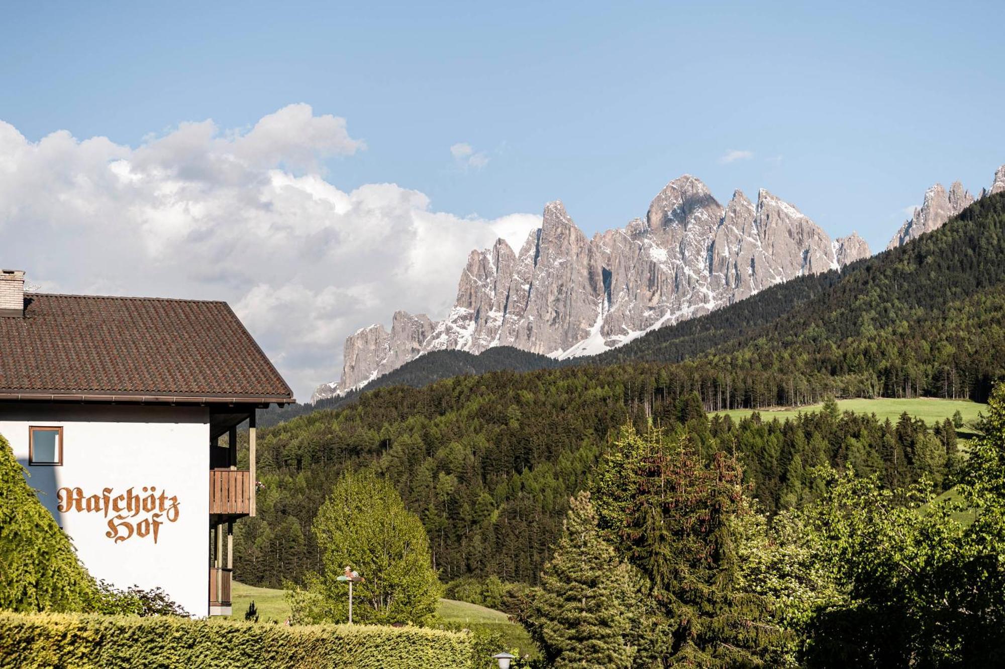 Bed and Breakfast Raschoetzhof Funes  Zewnętrze zdjęcie