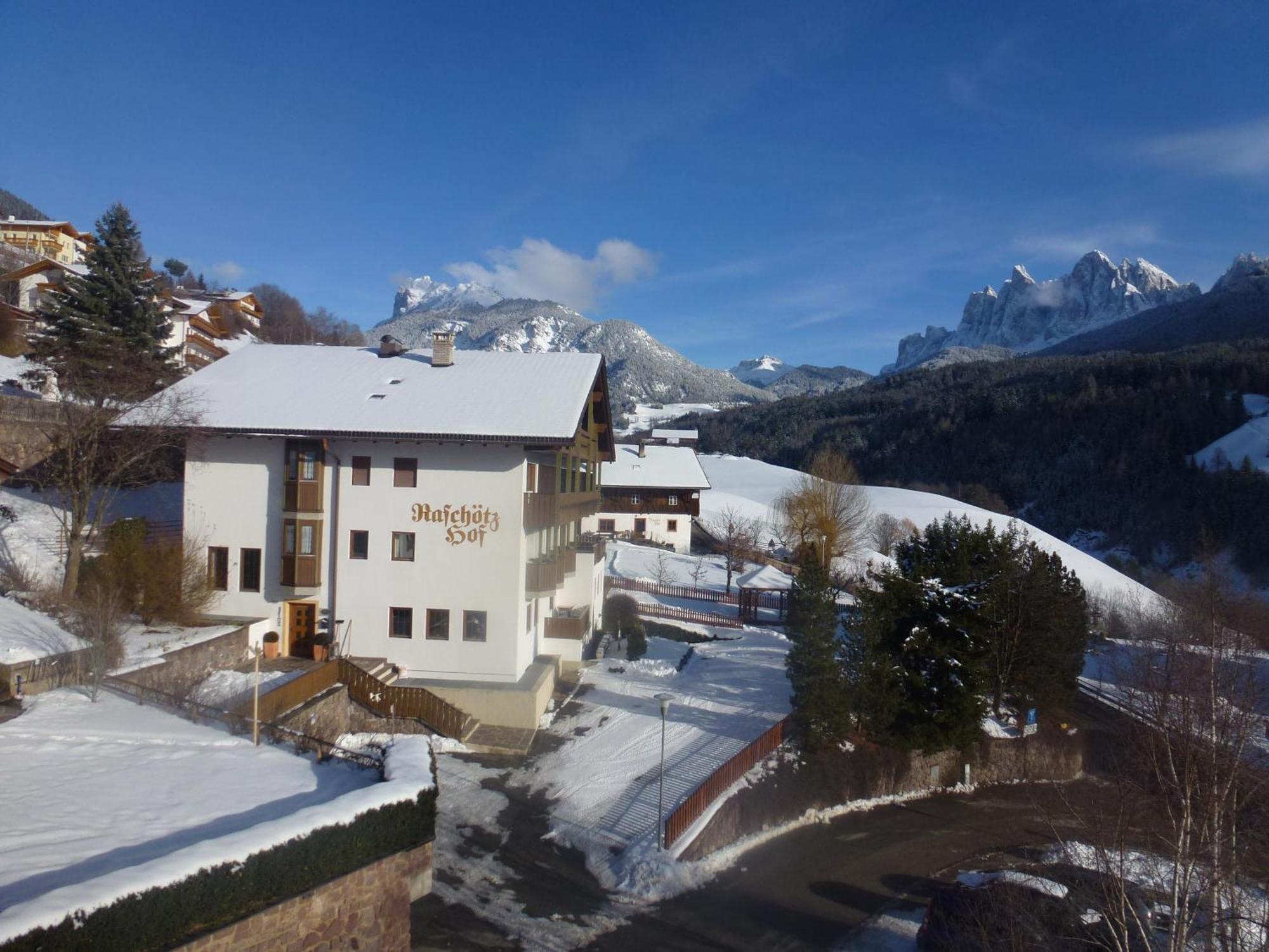 Bed and Breakfast Raschoetzhof Funes  Zewnętrze zdjęcie